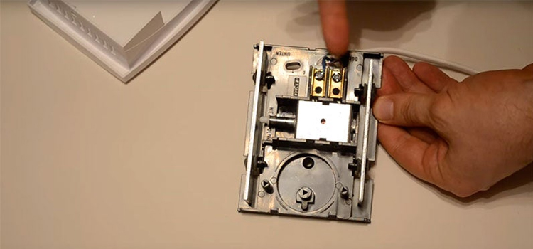 fix door bell in Town 'n' Country